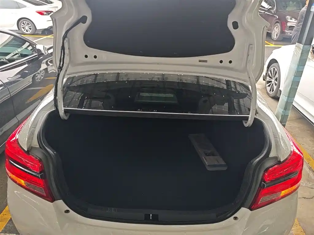 Toyota YARiS L Zhi Xiang 2018 1.5E CVT Champion Limited Edition фото 19