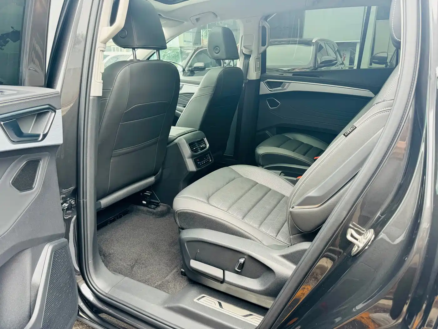 Volkswagen Talagon 2022 380TSI 4WD Luxury Premium Pro Edition 6-seater фото 24