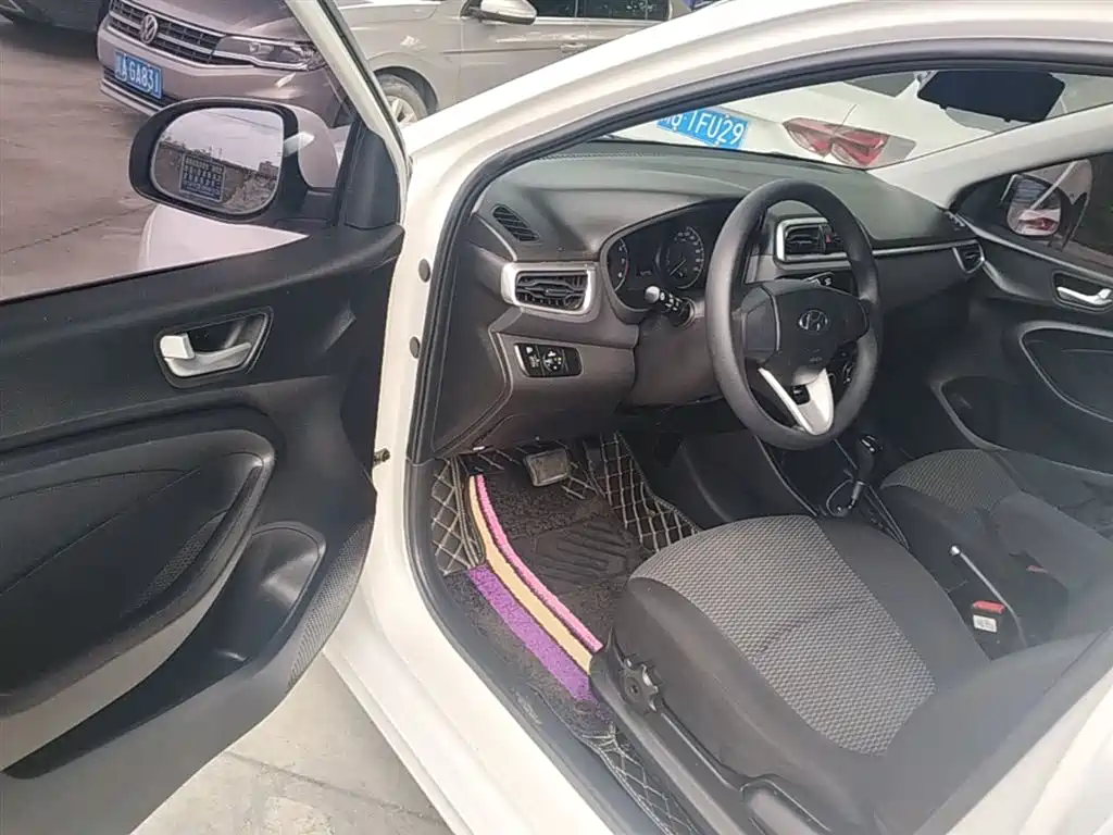 Hyundai Verna 2017 1.4L Automatic Leap Enjoyment Edition China VI фото 16