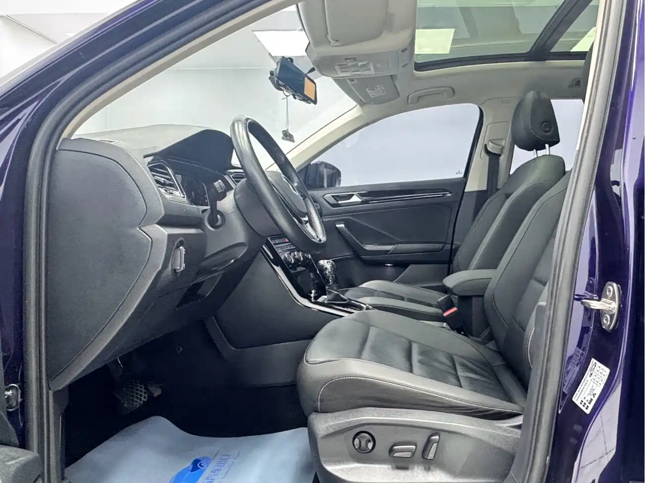 VOLKSWAGEN T ROC EXPLORING SONGS