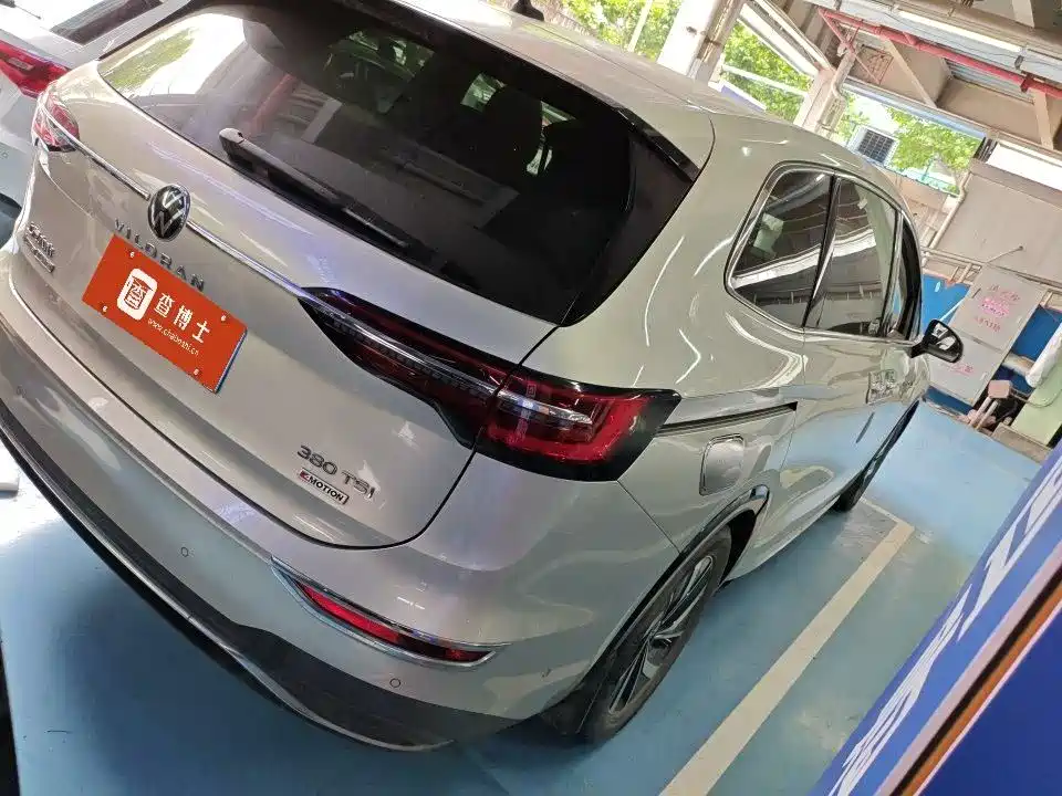 Volkswagen Viloran 2020 330TSI Luxury Edition фото 9