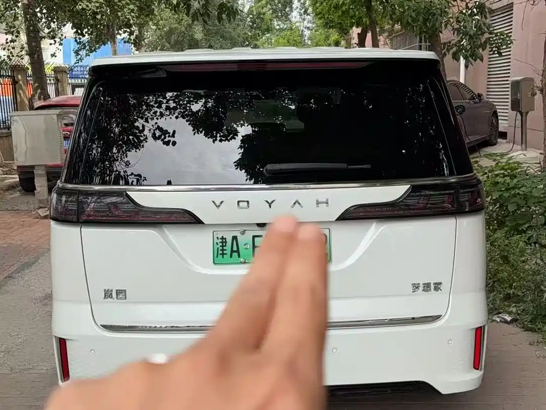Voyah Auto Voyah Dreamer 2022 Low-carbon Dream+Smart Package фото 3