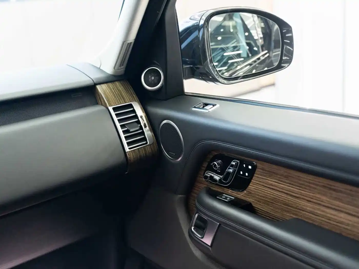 Land Rover Range Rover 2019 3.0 SCV6 Heritage Edition фото 14