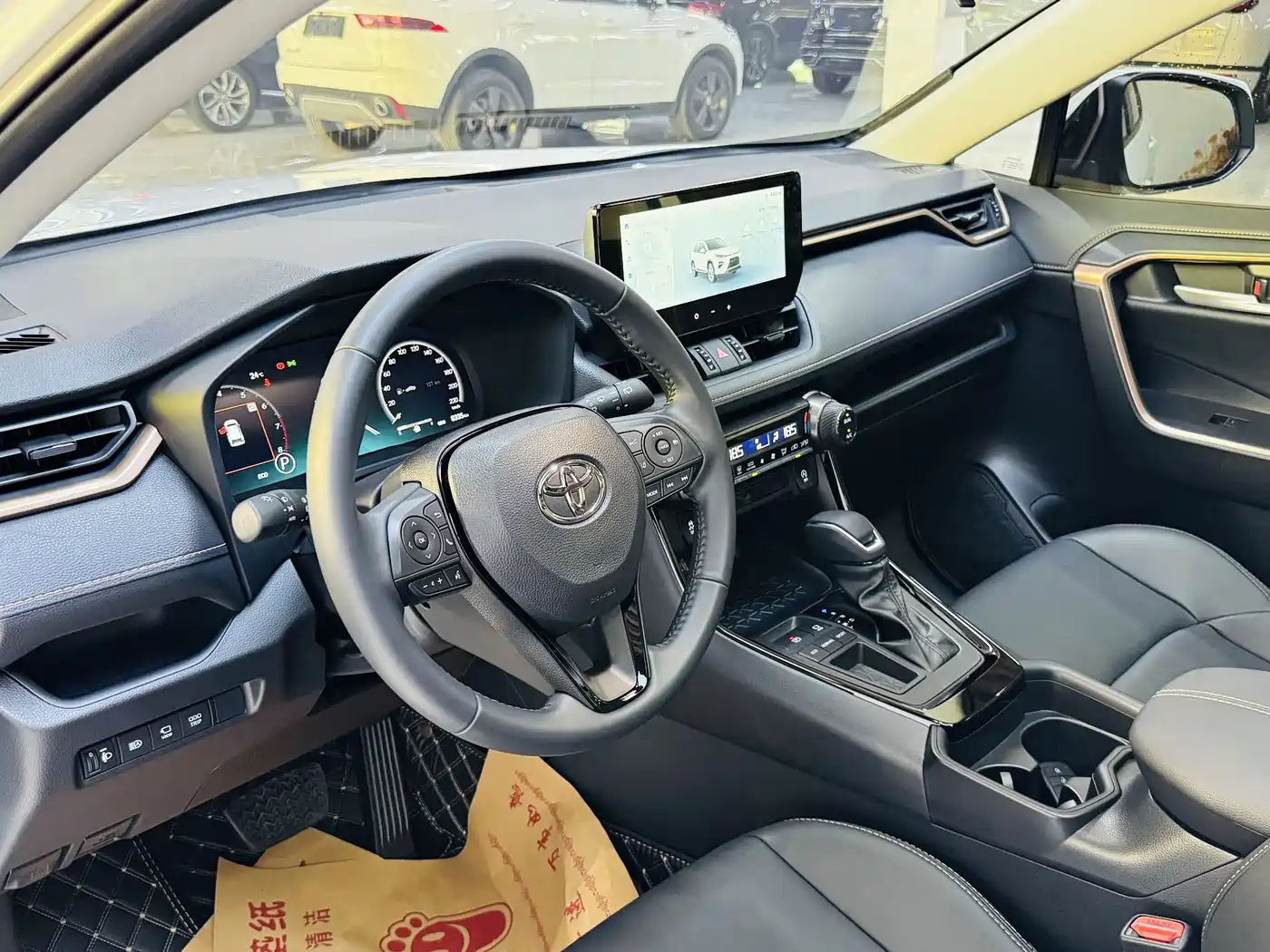 Toyota Wildlander 2024 2.0L CVT 2WD Luxury PLUS Edition фото 8