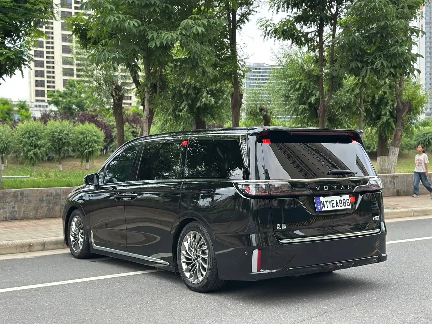 Voyah Auto Voyah Dreamer 2024 PHEV Extended Range Flagship Edition фото 7
