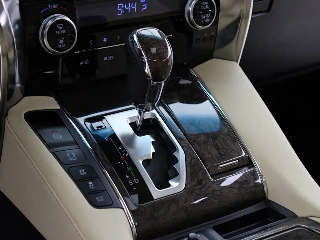 Toyota Alphard 2021 Hybrid 2.5L Premium фото 7