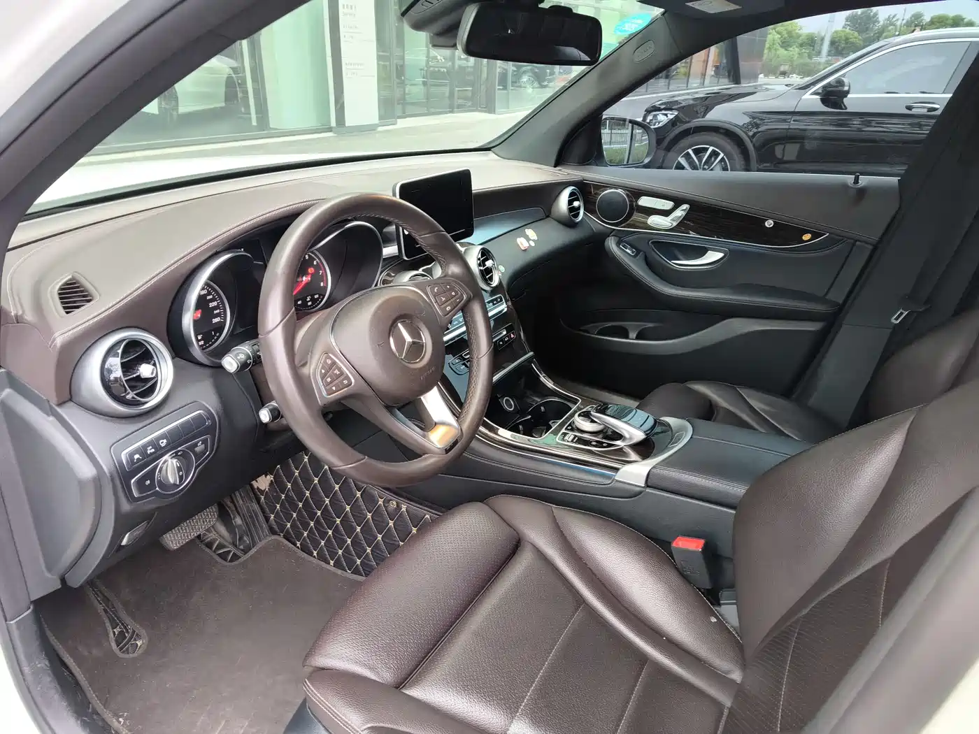 Mercedes-Benz GLC 2017 GLC 260 4MATIC Luxury фото 8