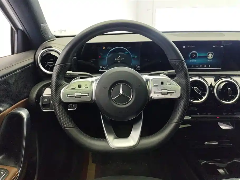 Mercedes-Benz A-Class 2019 A 180 L Sport Sedan фото 15