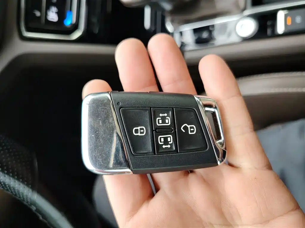 Volkswagen Viloran 2020 330TSI Luxury Edition фото 12