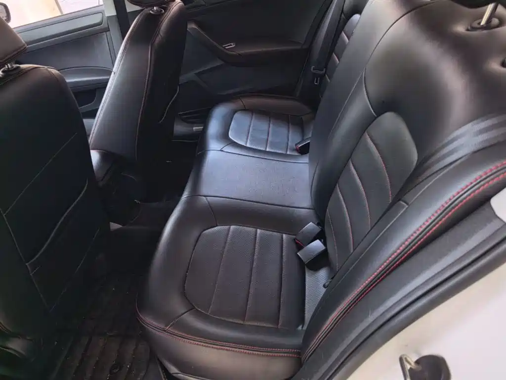 Škoda Rapid 2016 1.6L Automatic Forward Edition фото 17