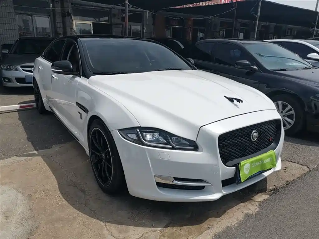 JAGUAR XJ
