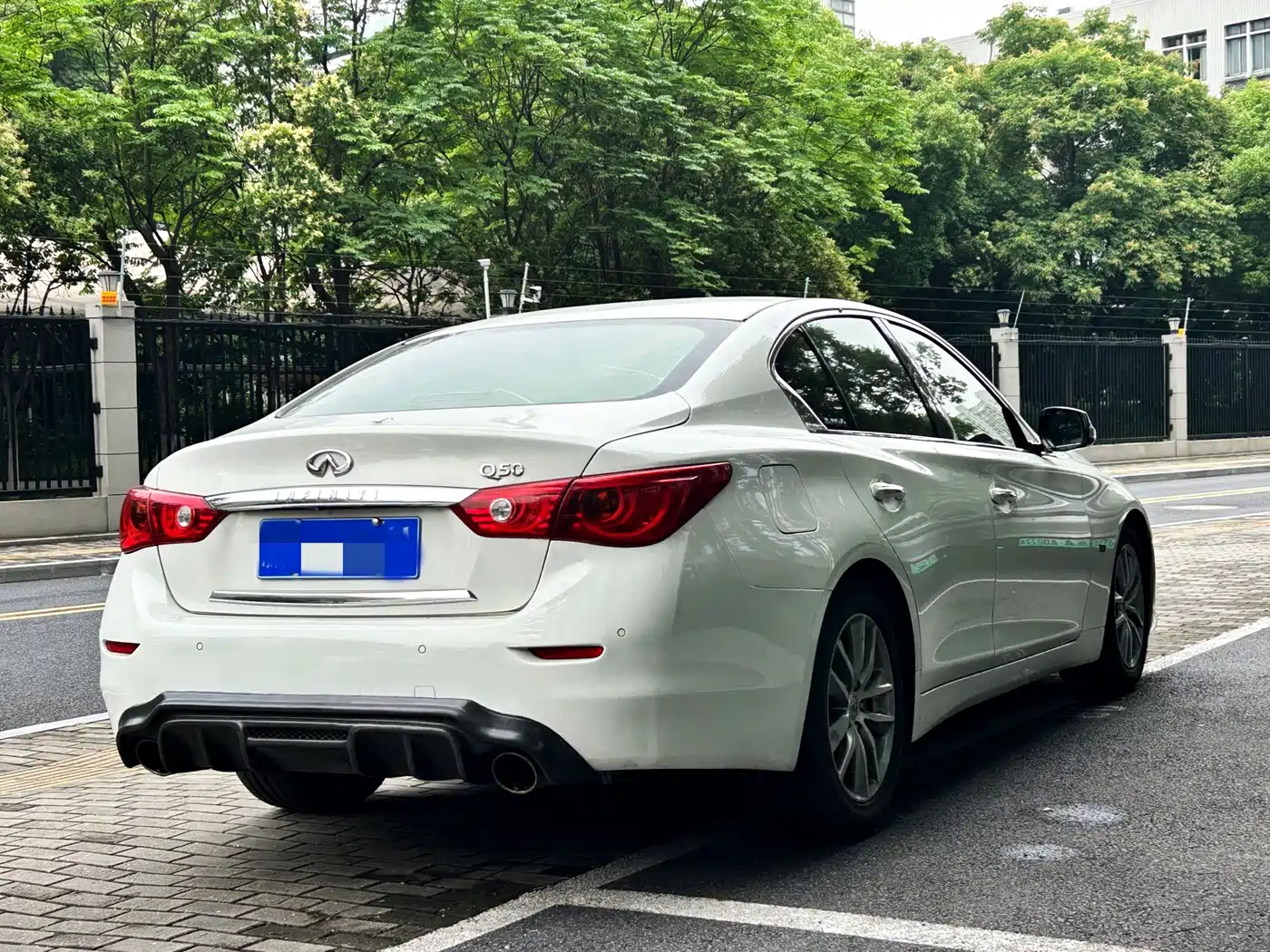 Infiniti Q50 2015 2014 3.7L Comfort Edition