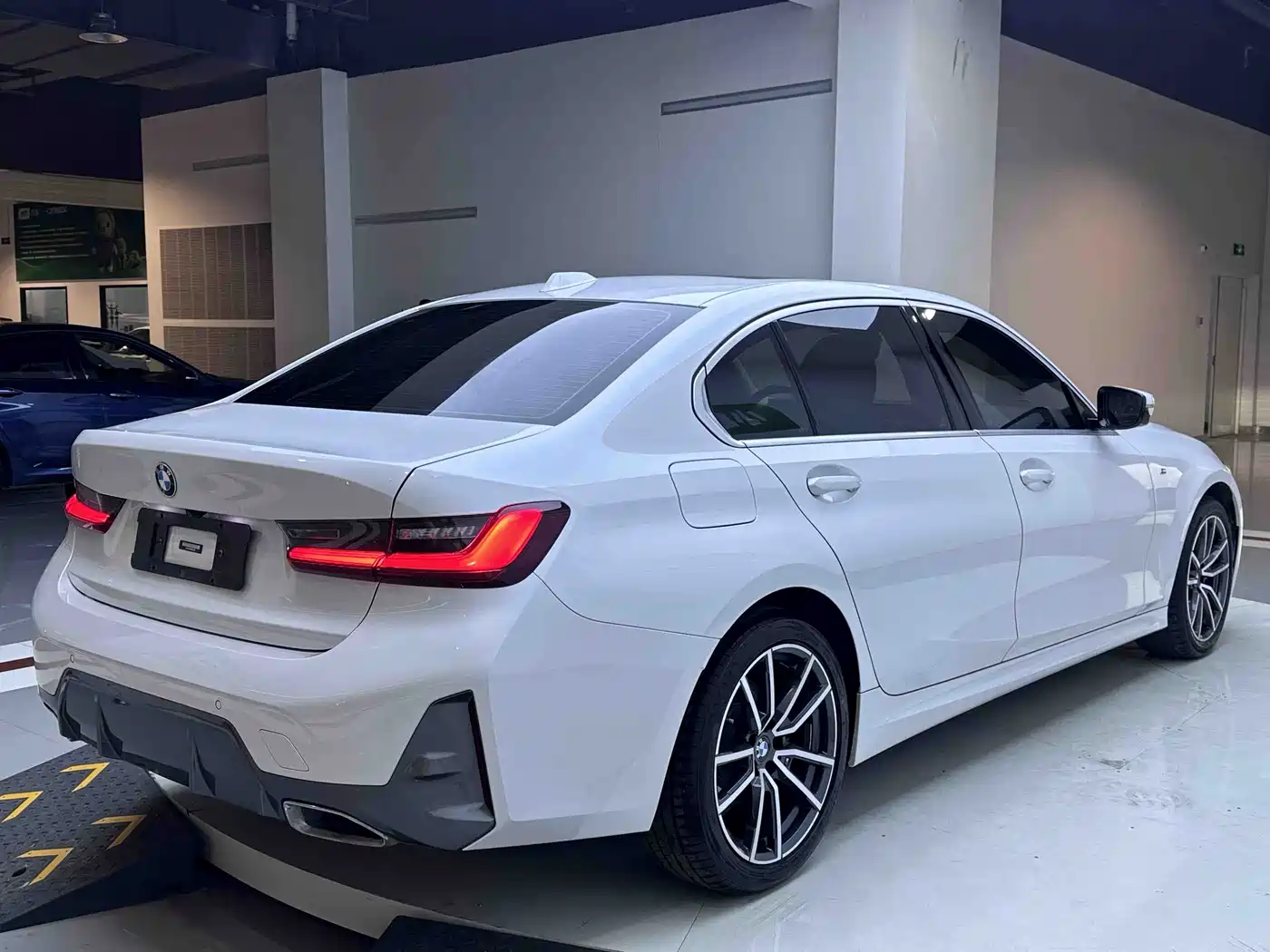 BMW 3-SERIES