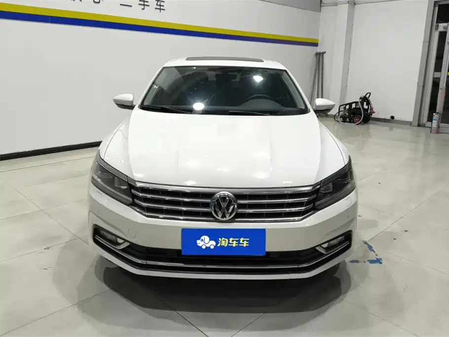 Volkswagen Passat 2016 330TSI DSG Executive Edition фото 2