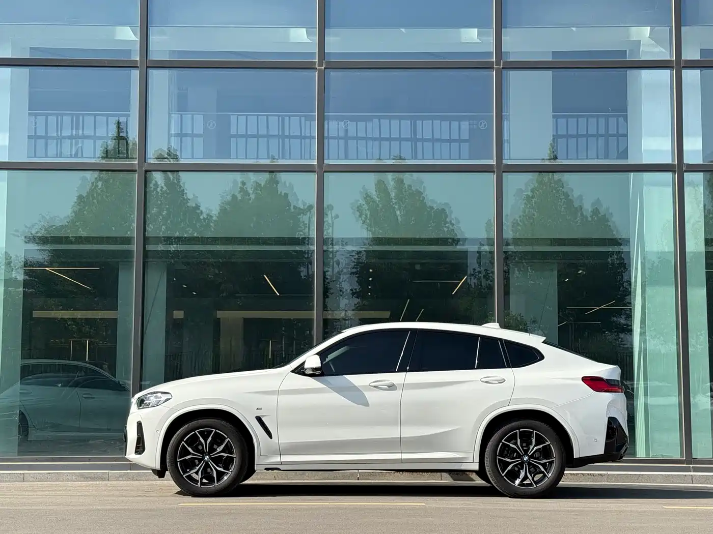 BMW X4 2022 xDrive 25i M Sport Package фото 2