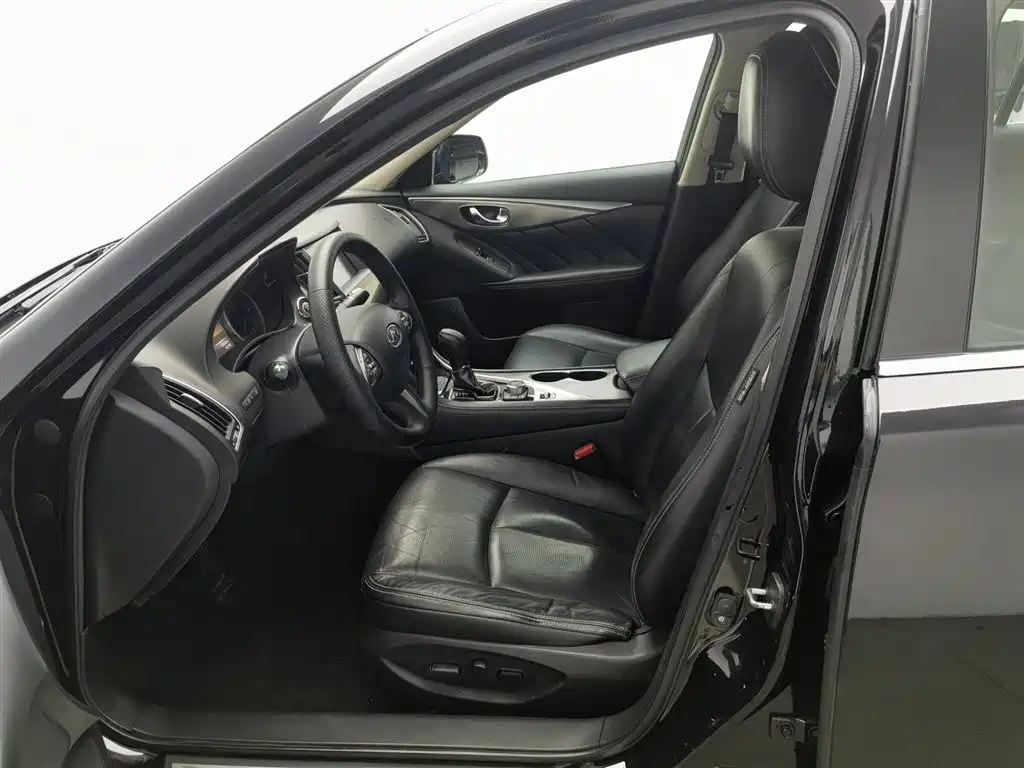 Infiniti Q50L 2015 2.0T Enjoyment Edition фото 10