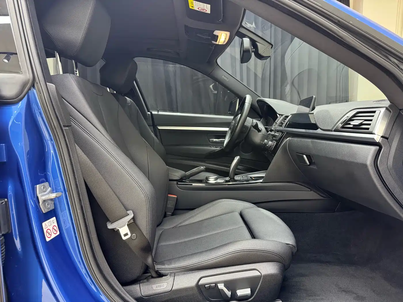 BMW 3 Series GT 2019 320i M Sport Package фото 31