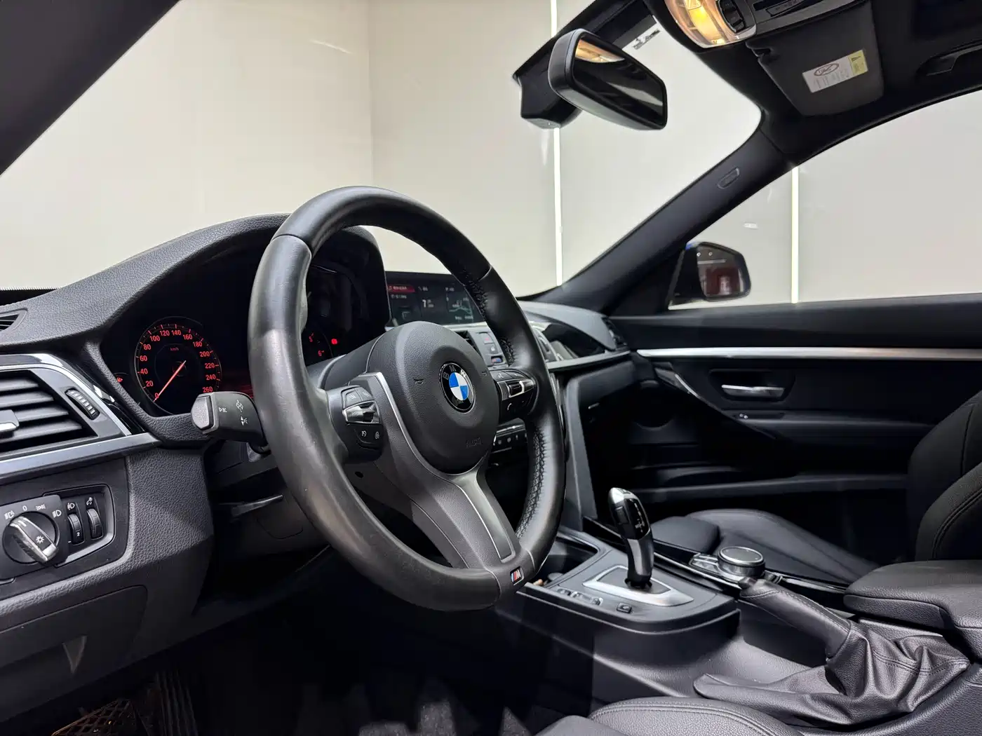 BMW 3 Series GT 2019 320i M Sport Package фото 12