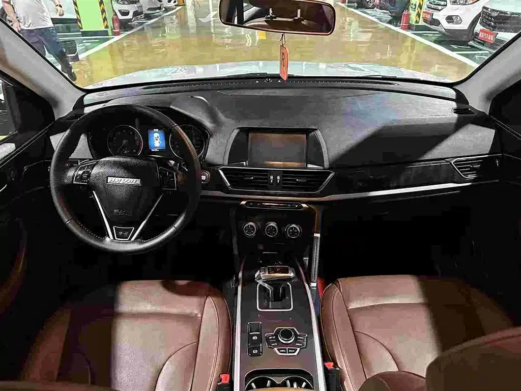 Фото 6 - Haval H6