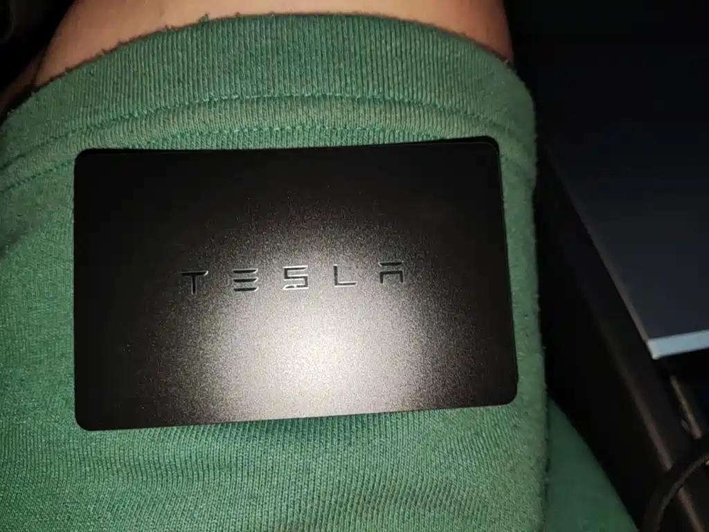 Фото 9 - Tesla Model 3