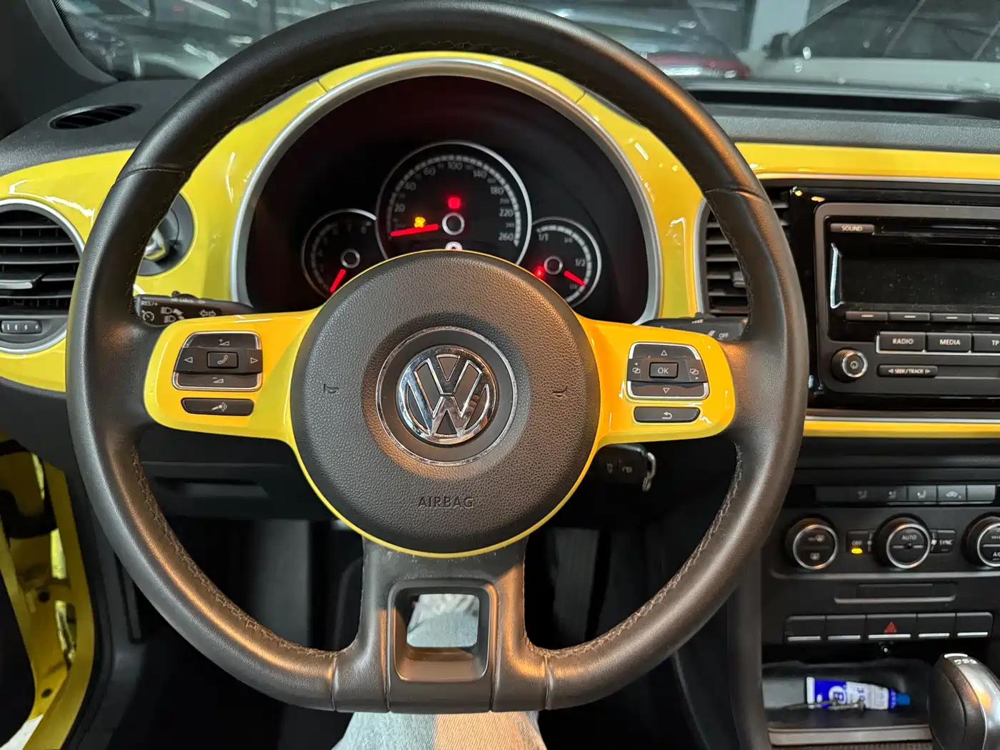 Volkswagen Beetle 2015 180TSI фото 4