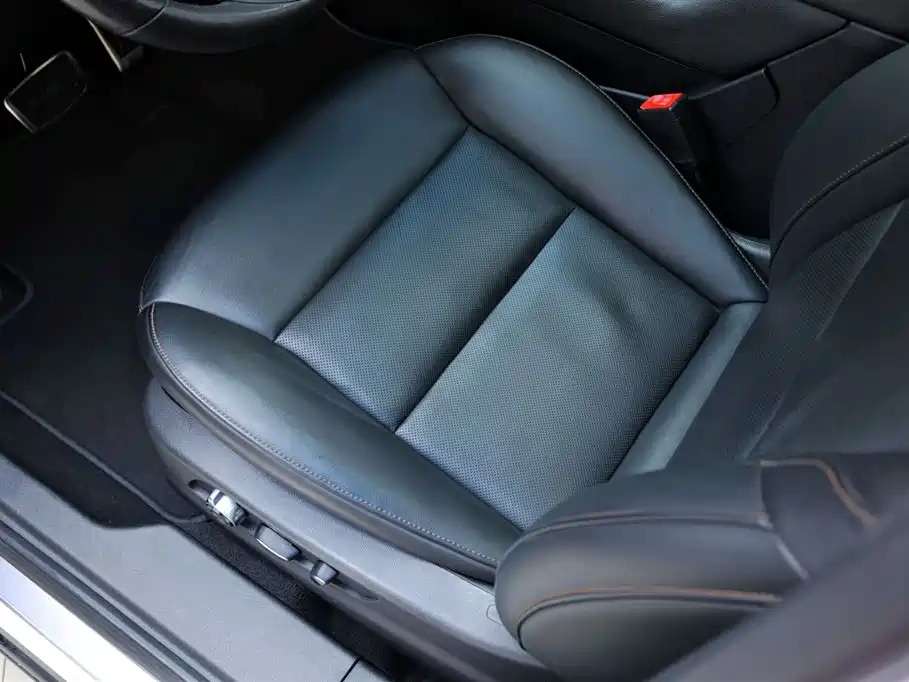 Фото 29 - Cadillac XT4