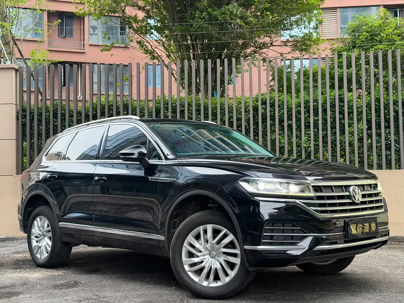 Volkswagen Touareg 2019 2.0TSI Sharp Wing Edition China VI фото 3