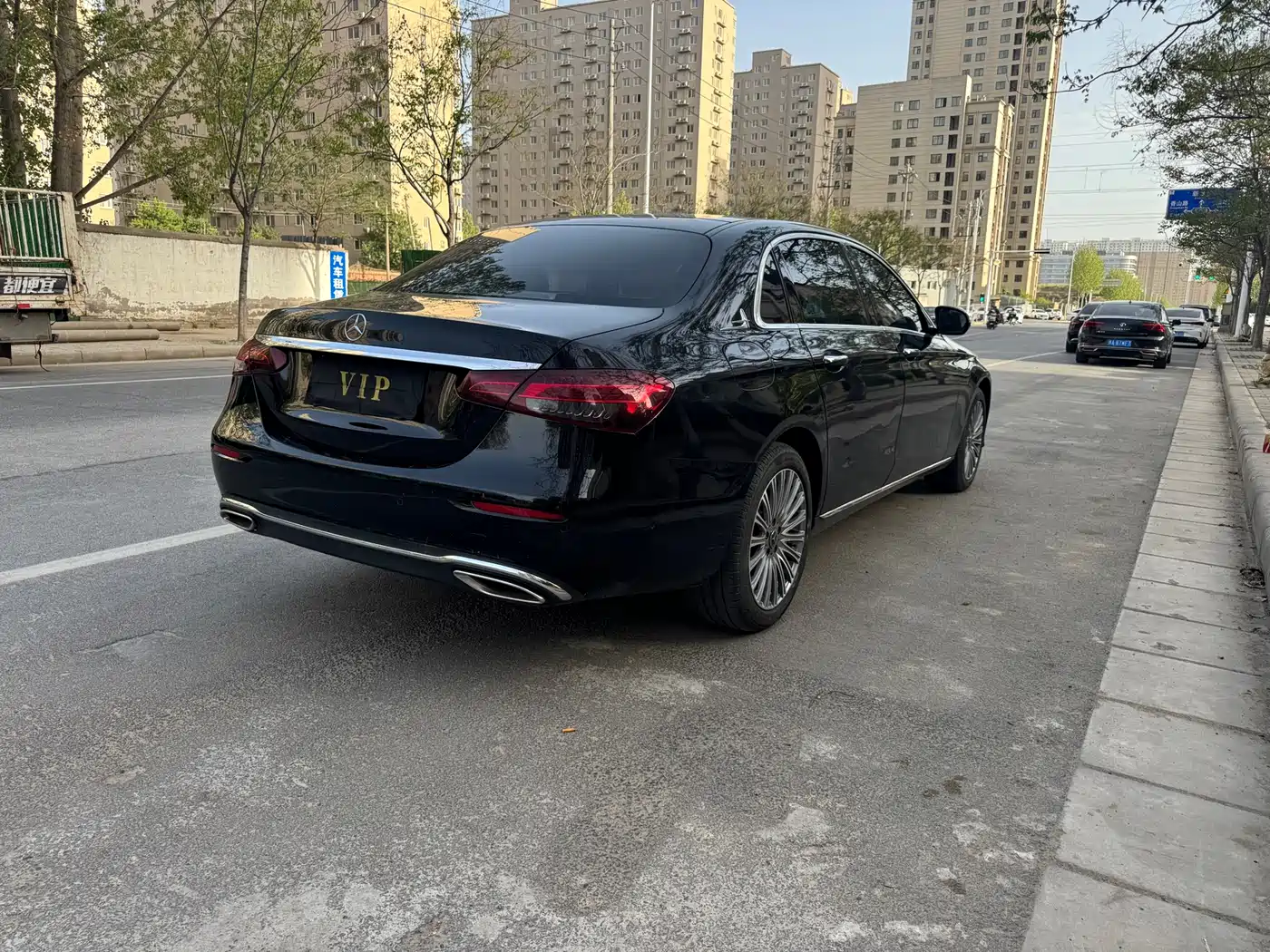 MERCEDES-BENZ E CLASS