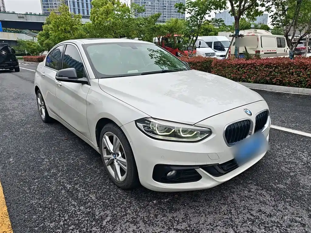 BMW 1 Series 2018 Facelift 118i Design Package фото 21