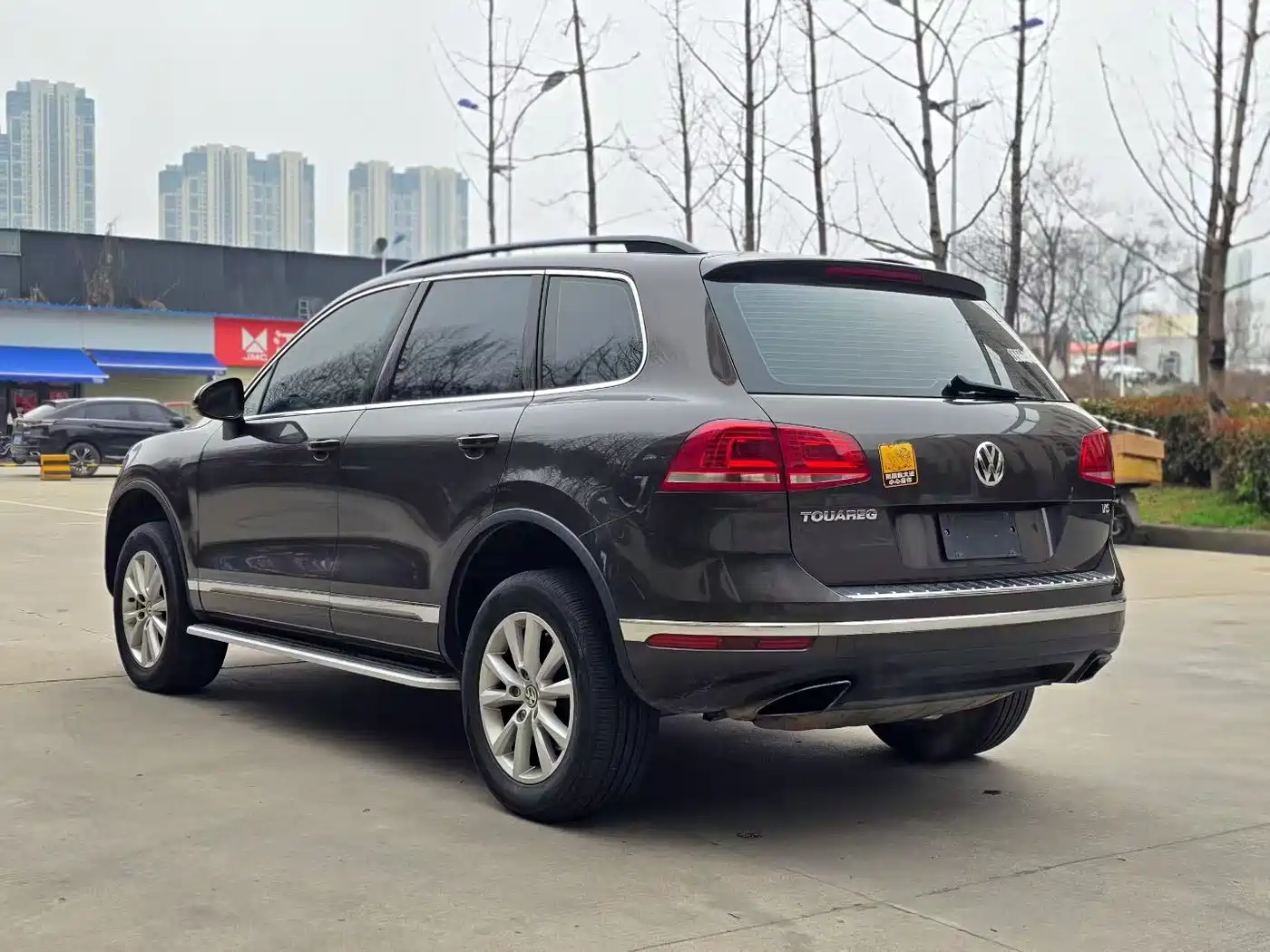 VOLKSWAGEN TOUAREG