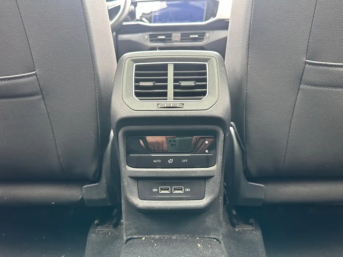 Volkswagen Tayron 2022 280TSI 2WD Luxury Smart Connect Edition фото 15
