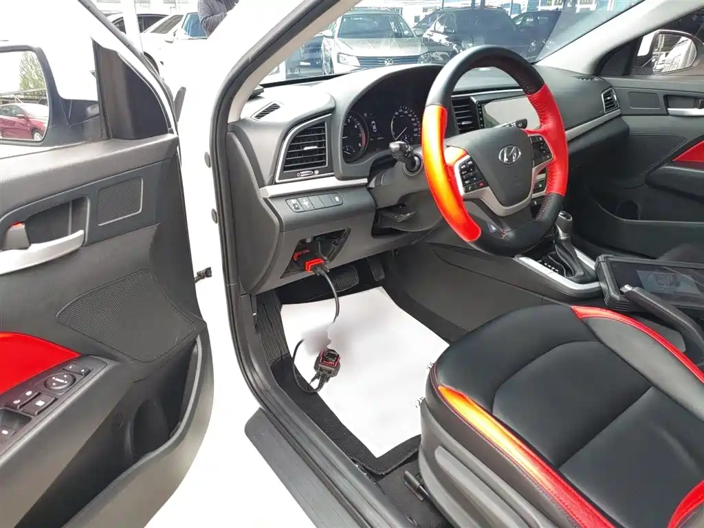 Hyundai Elantra 2016 Model 1.6L Automatic Smart Elite фото 16