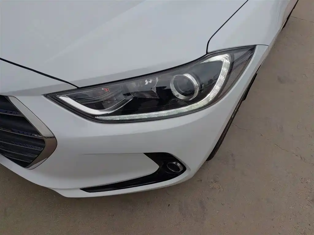 Hyundai Elantra 2016 Model 1.6L Automatic Smart Elite фото 24