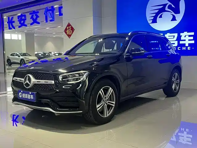 MERCEDES-BENZ GLC