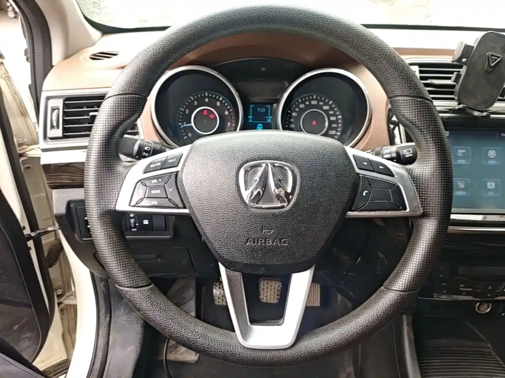 BAIC Weiwang S50 2016 2016 1.5T Manual LeDong Luxury