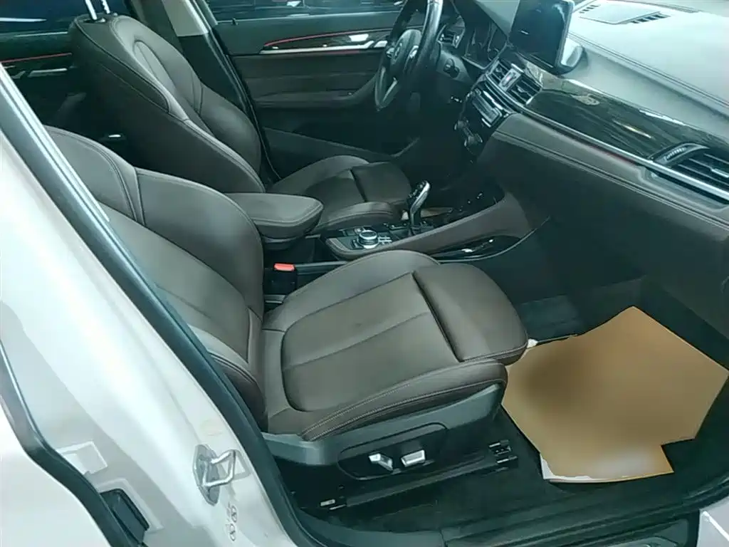 BMW X1 2022 xDrive25Li Premium фото 25