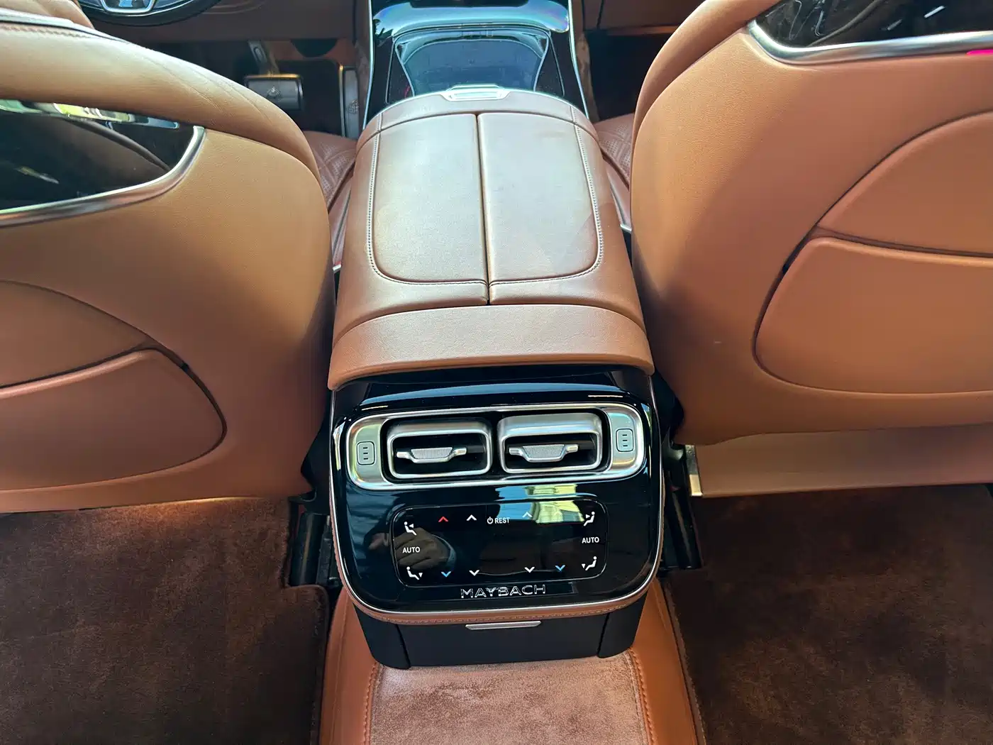 Фото 16 - Mercedes-Benz Maybach S-Class
