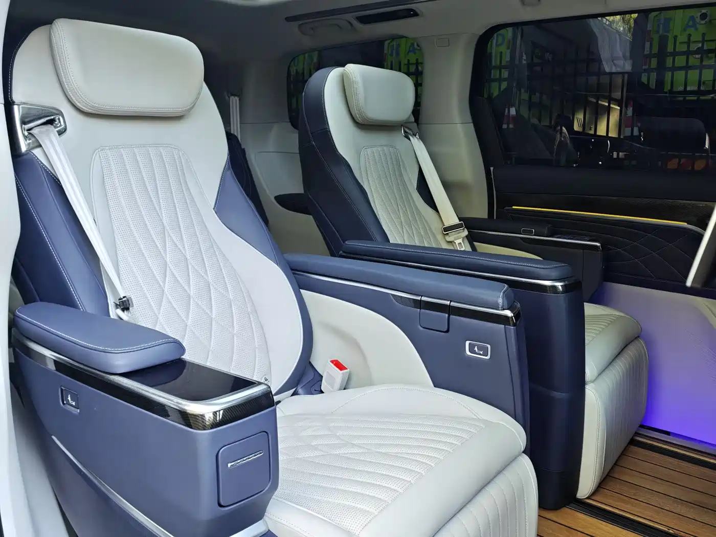 SAIC Maxus Maxus G90 2023 2.0T Interstellar 7-seater фото 27