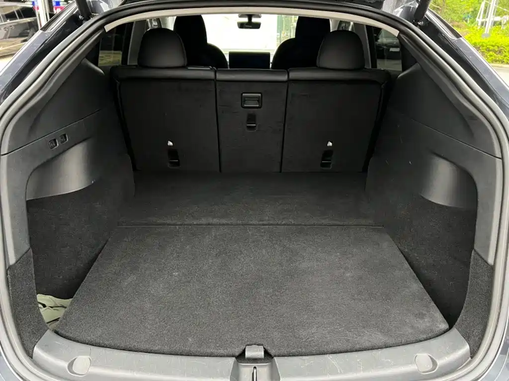  Tesla Model Y 2022 Facelift Rear-Wheel Drive Version 8