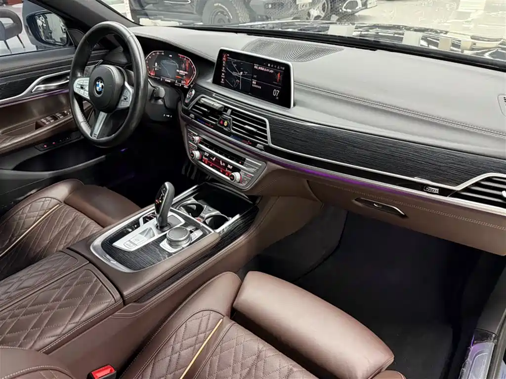 BMW 7 Series 2019 Facelift 740Li Leading M Sport Package фото 19