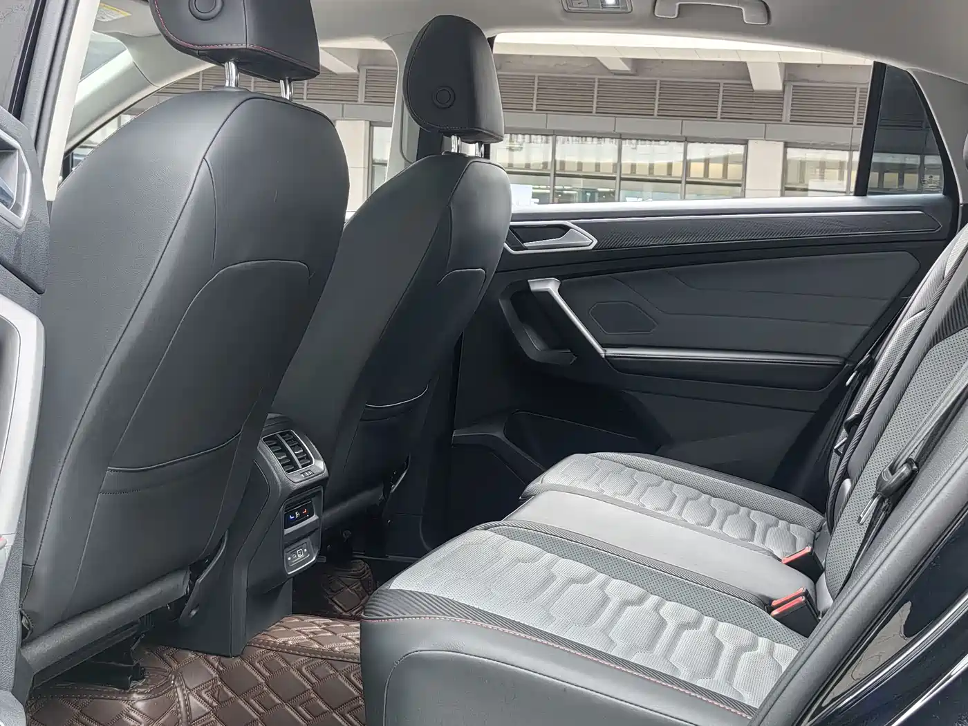 Volkswagen Tiguan X 2023 330TSI 2WD Flagship фото 15