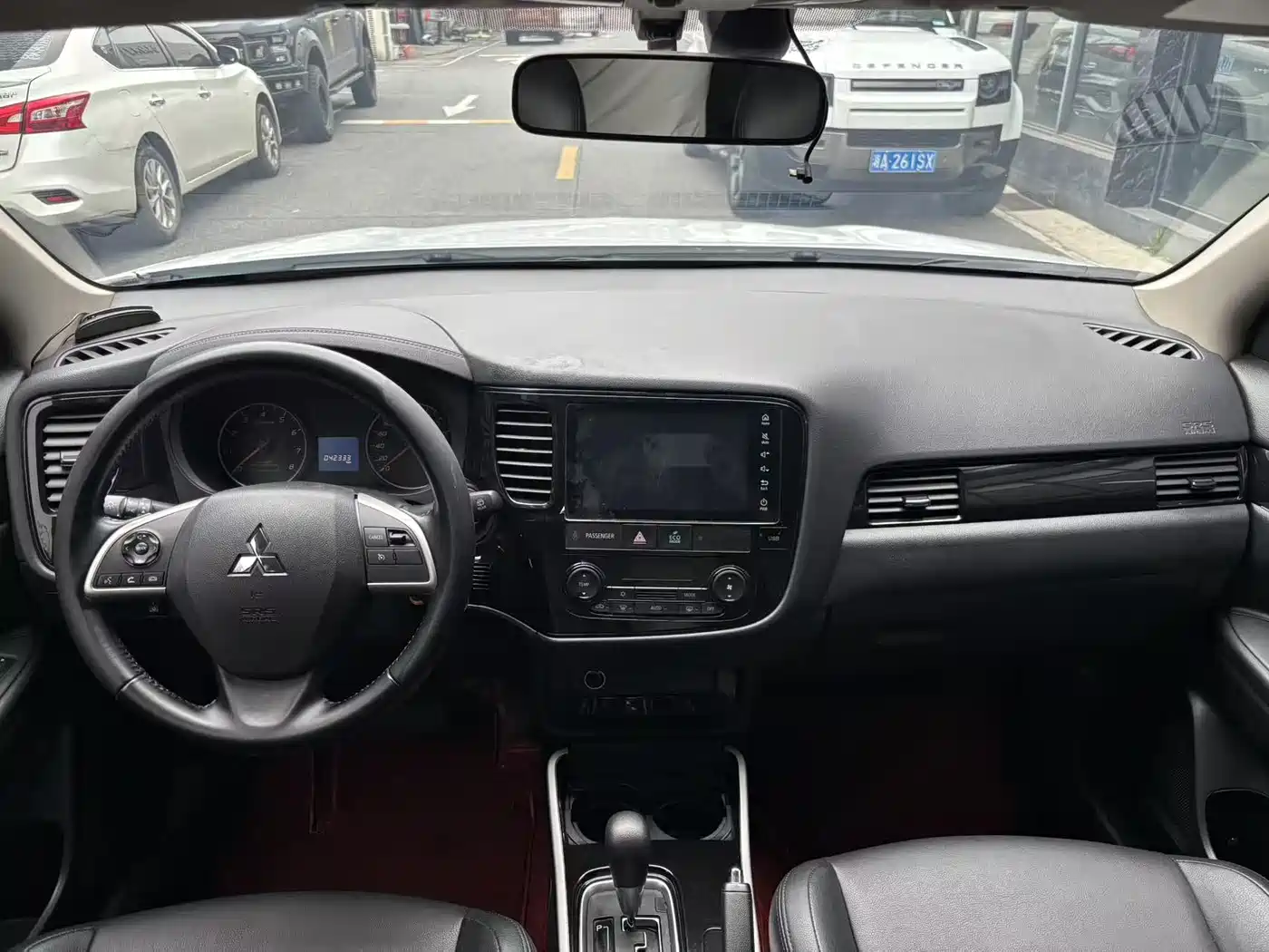 MITSUBISHI OUTLANDER