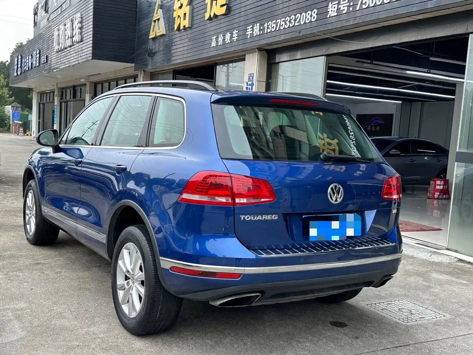 Фото 4 - Volkswagen Touareg