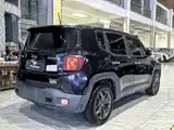 Photo 12 - Jeep Renegade