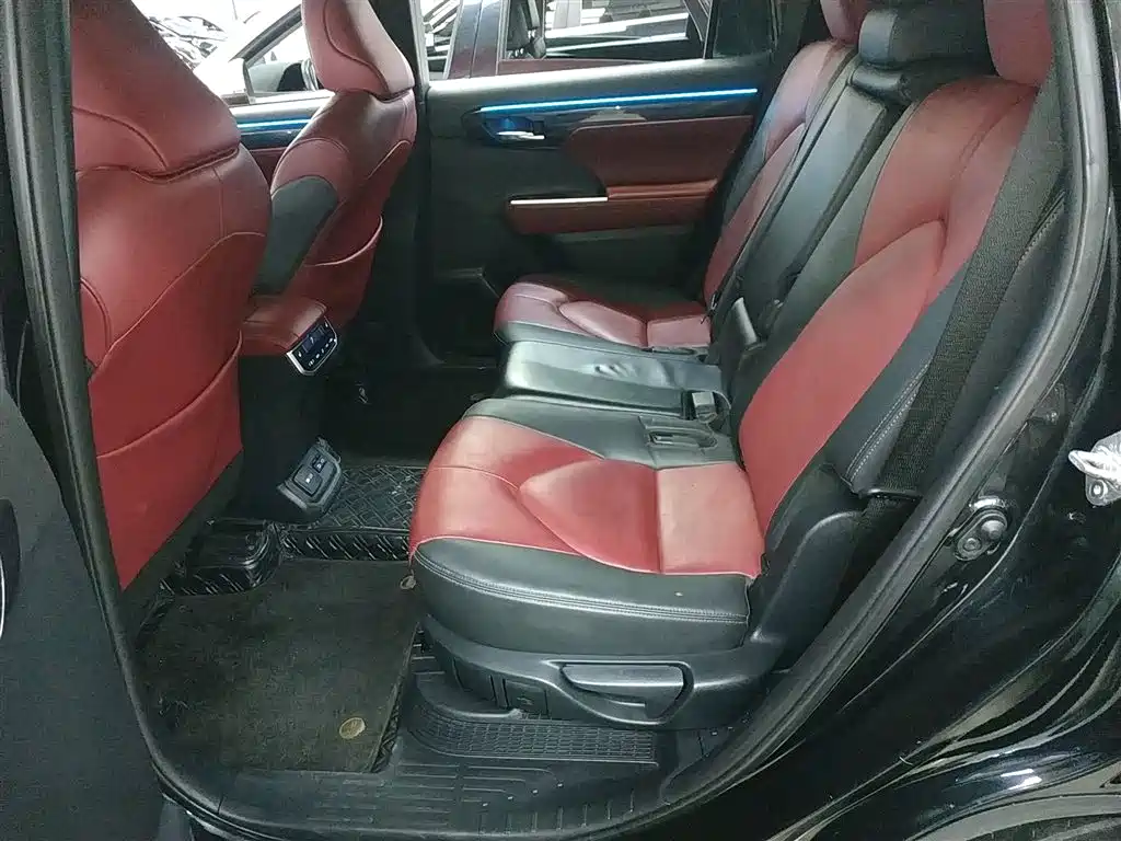 Toyota Crown Kluger 2021 2.5L HEV AWD Flagship Edition фото 13