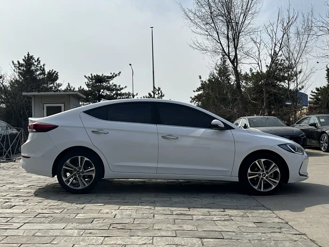 HYUNDAI LEAD