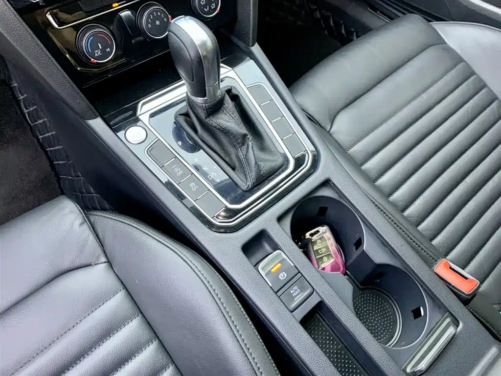 Volkswagen Magotan 2017 330TSI DSG Leading фото 23