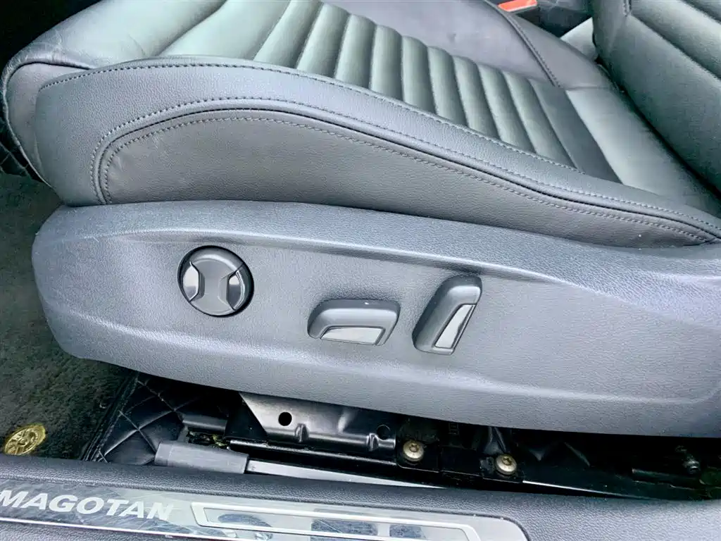 Volkswagen Magotan 2017 330TSI DSG Leading фото 28