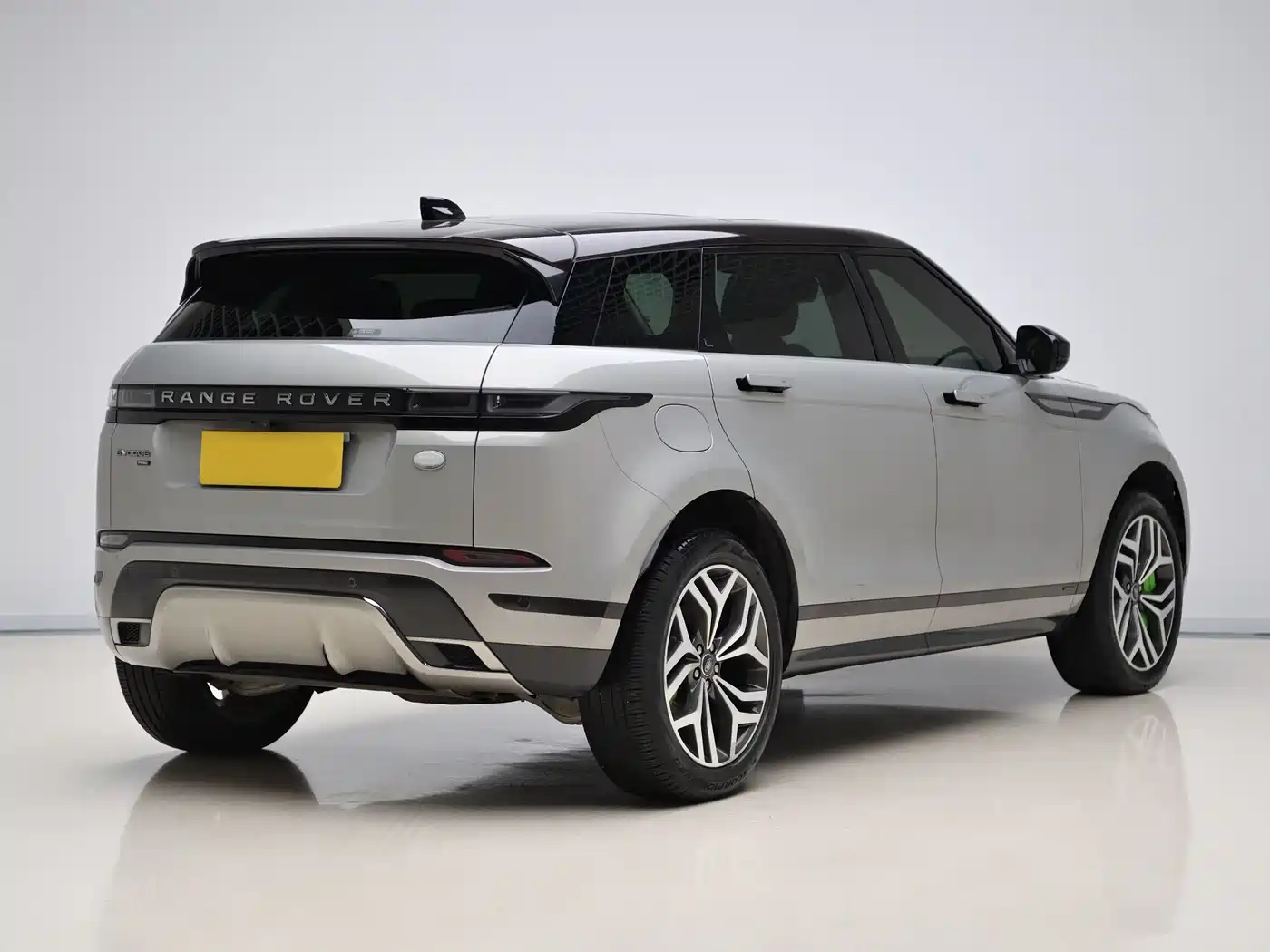 Land Rover Range Rover Evoque 2021 Range Rover Evoque L 249PS R-Dynamic First Edition Launch Edition фото 4
