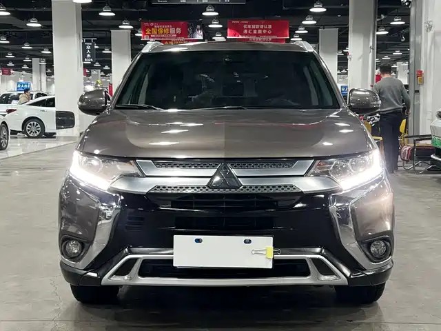 mitsubishi outlander
